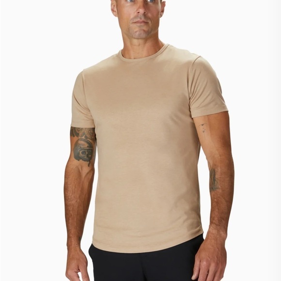 Cuts T-Shirt Curve Hem Crew Neck Pyca Pro Short Sleeve Large NWOT - Picture 1 of 9